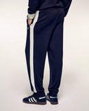 #label: Arnau mesure 1,87m et porte une taille M