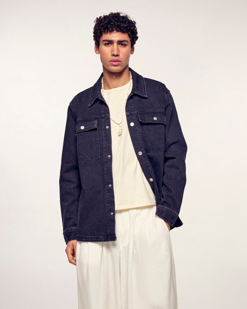 #label: Maxime mesure 1,87m et porte une taille M