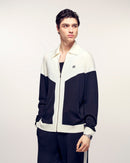 #label: Arnau mesure 1,87m et porte une taille M
