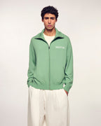 #label: Maxime mesure 1,87m et porte une taille M