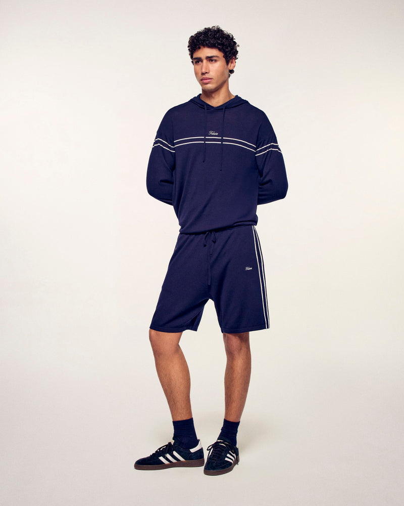 #label: Maxime mesure 1,87m et porte une taille M