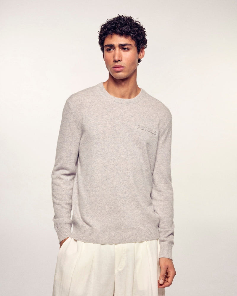 #label: Maxime mesure 1,87m et porte une taille M
