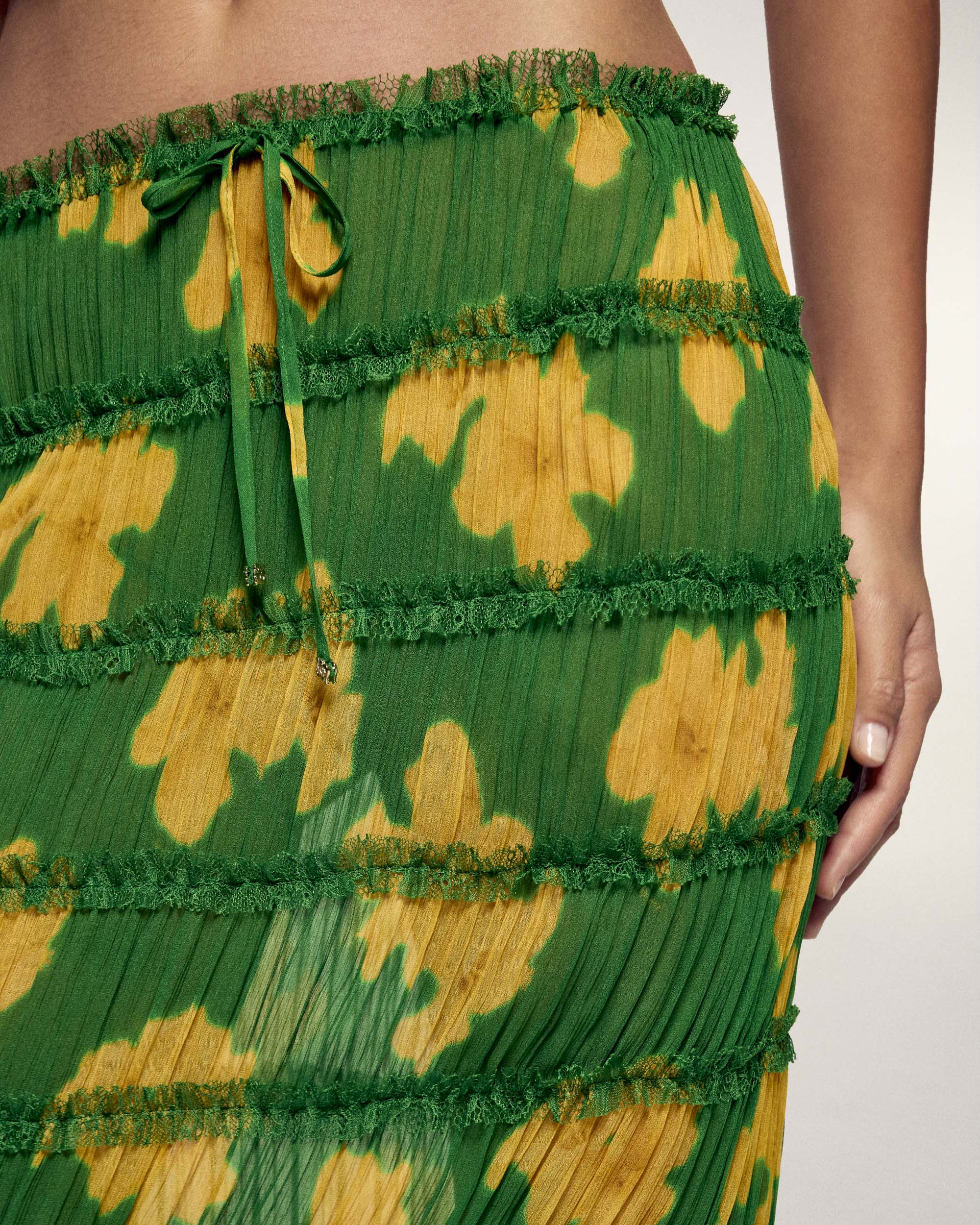 Falda midi fruncida estampada