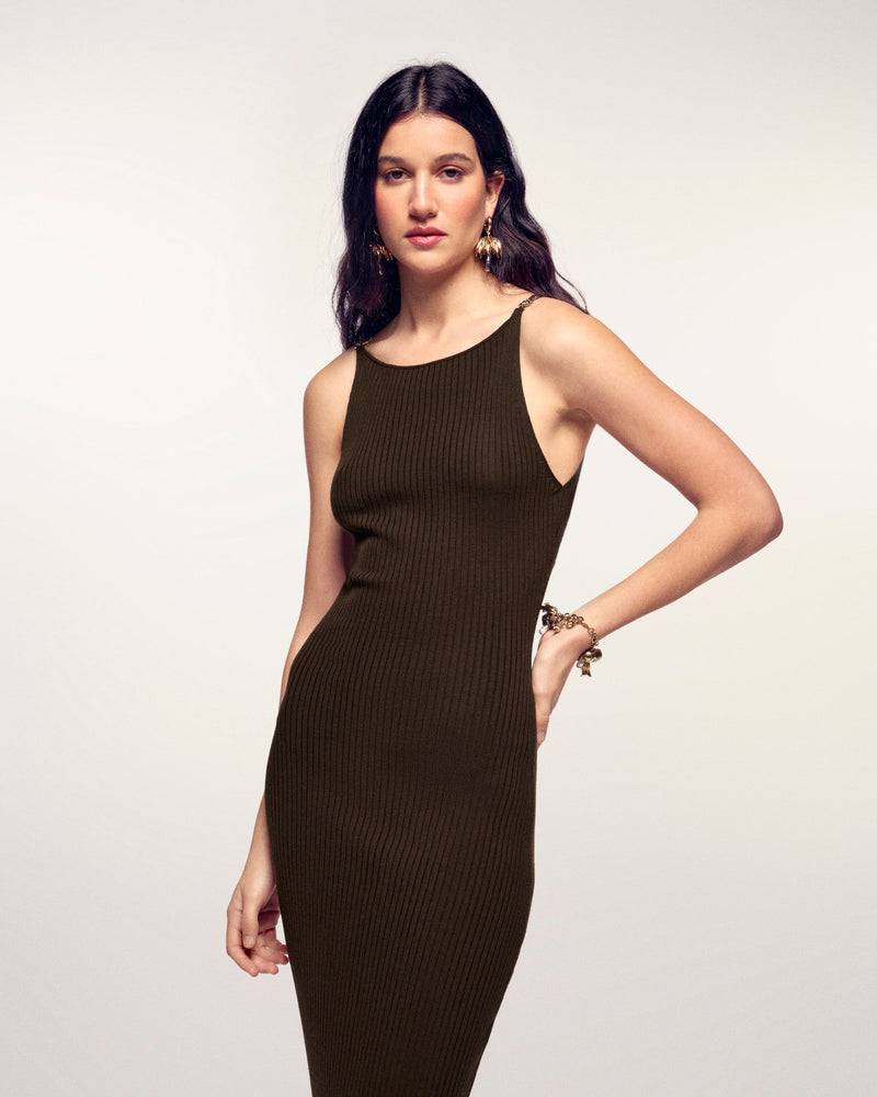 Robe Longue Côtelée Bijoux Aux Épaules