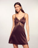 #label: Maria mesure 1,79m et porte une taille S