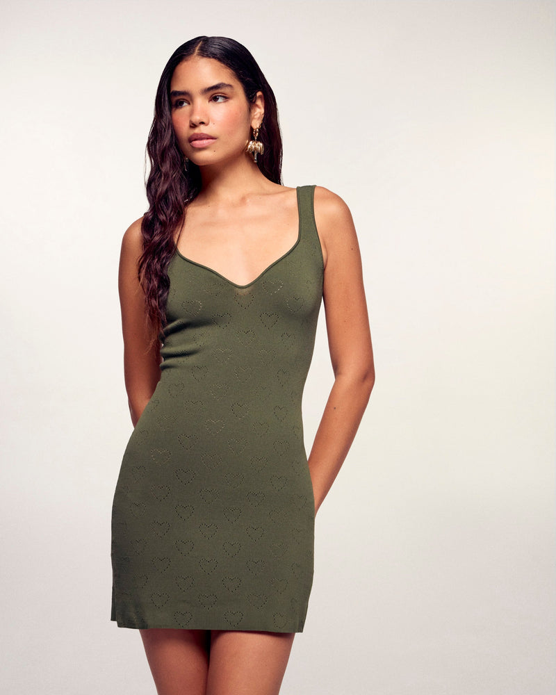 #label: Andrea mesure 1,80m et porte une taille S