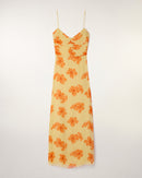 #label: Ehlana mesure 1,77m et porte une taille S
