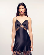 Robe Longue Bretelles À Découpes Dentelle