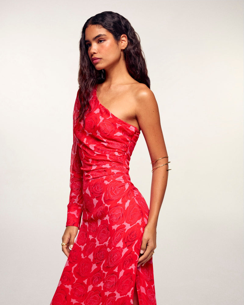 #label: Andrea mesure 1,80m et porte une taille S
