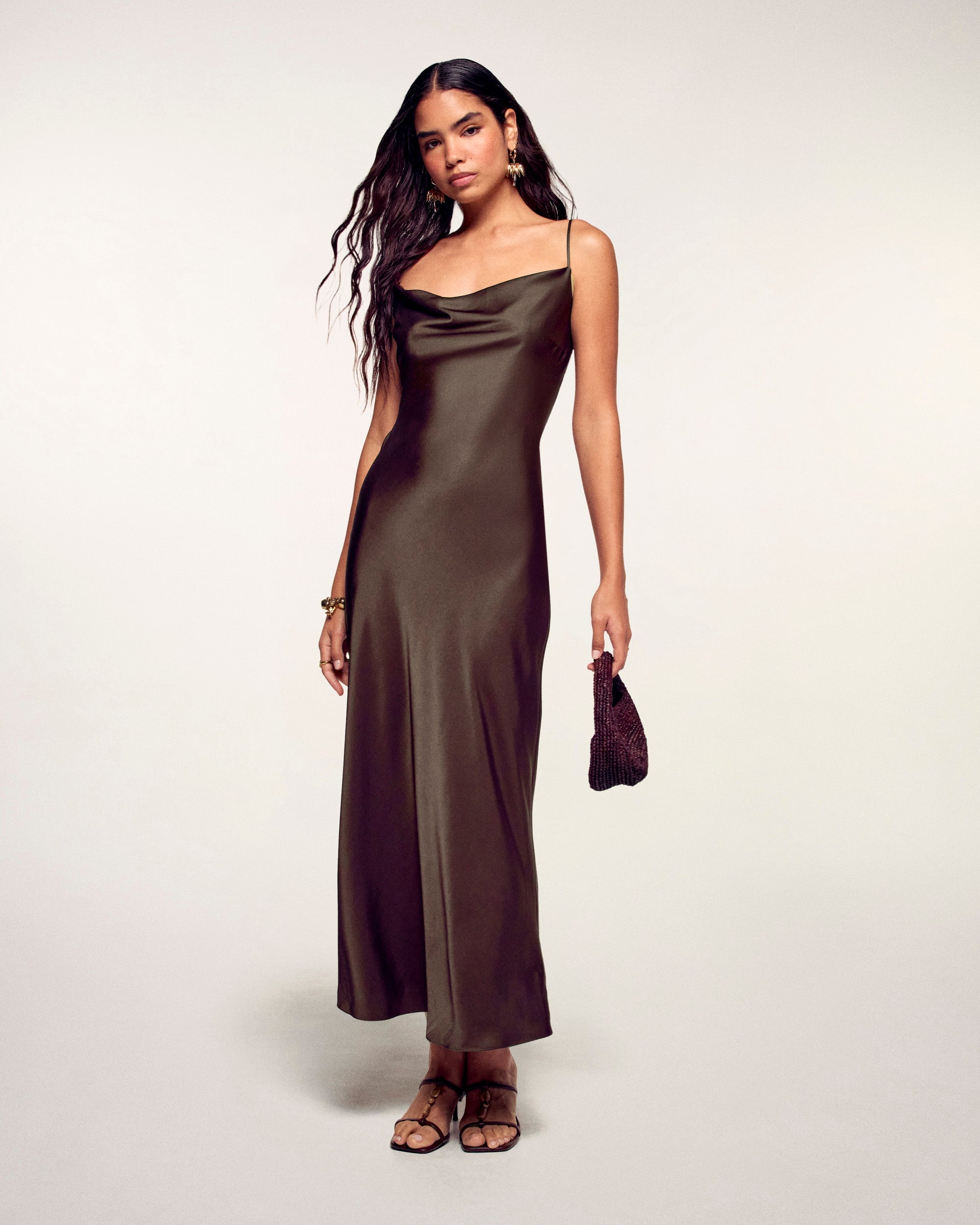 #label: Andrea is 1.80m tall and wears a size S
