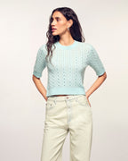 #label: Aya mesure 1,74m et porte une taille S