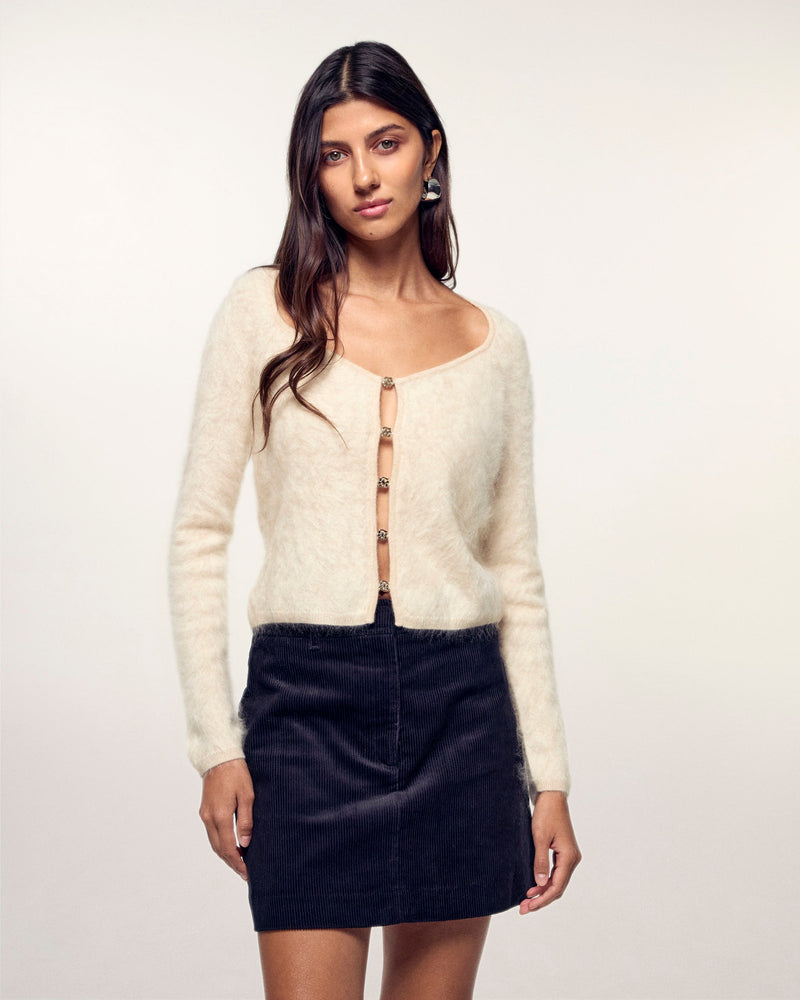 #label: Aida mesure 1,75m et porte une taille S