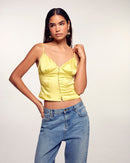 #label: Andrea mesure 1,80m et porte une taille S