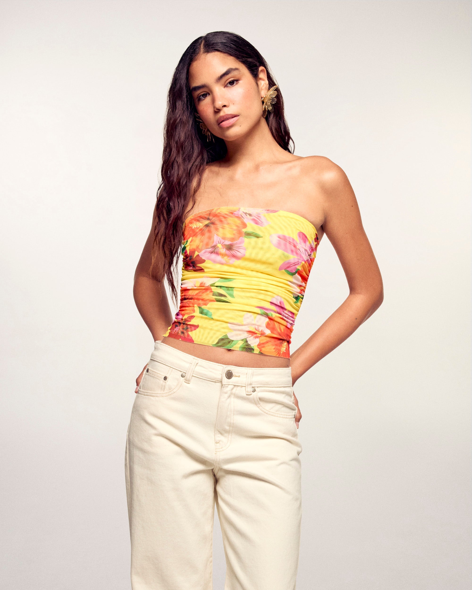 #label: Andrea mesure 1,80m et porte une taille S