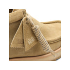 Wallabee Scout - Dark Sand Suede - Mujer