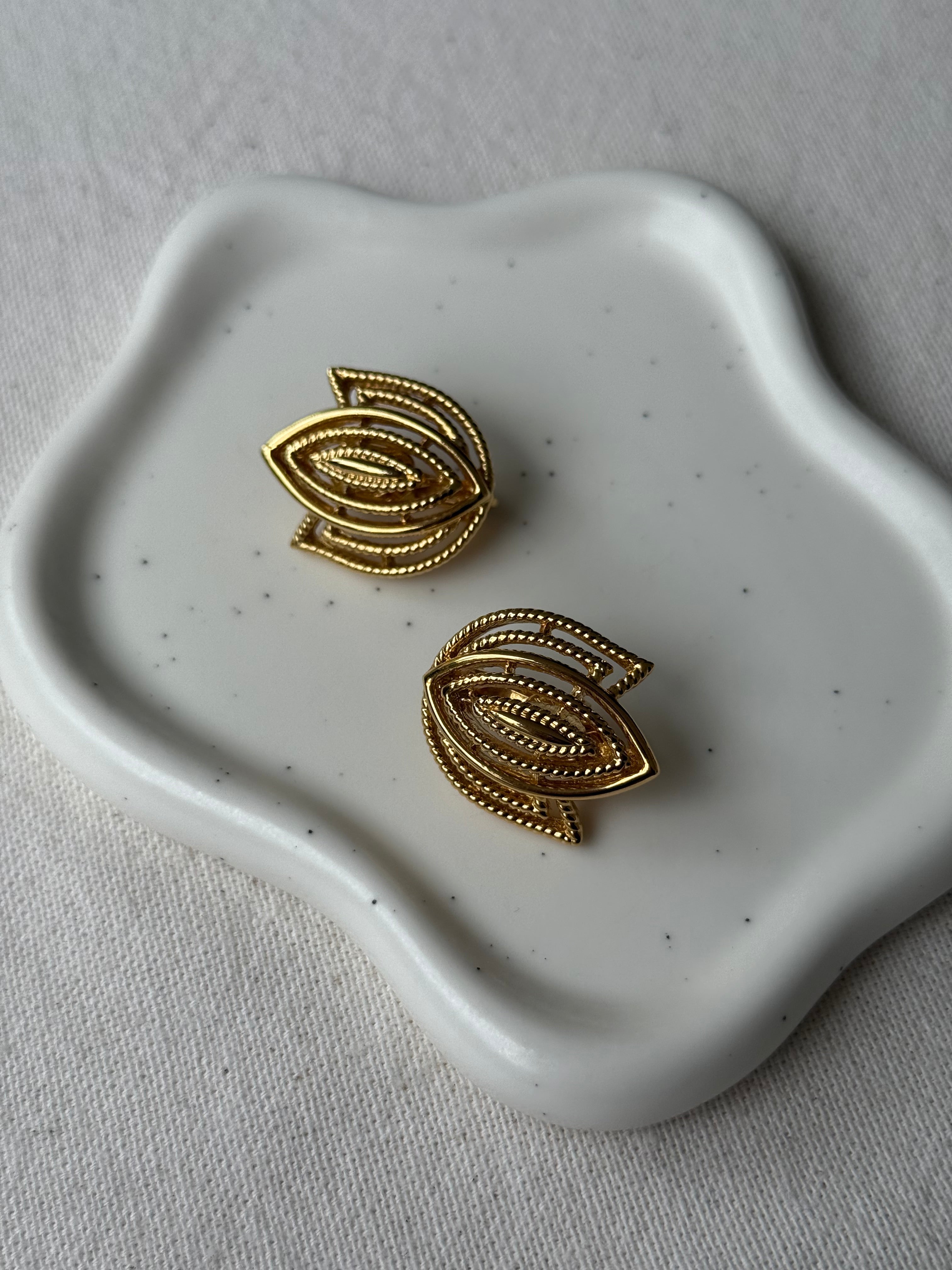 Boucles D'Oreilles Trifari Vintage - Feuillage Doré Ajouré