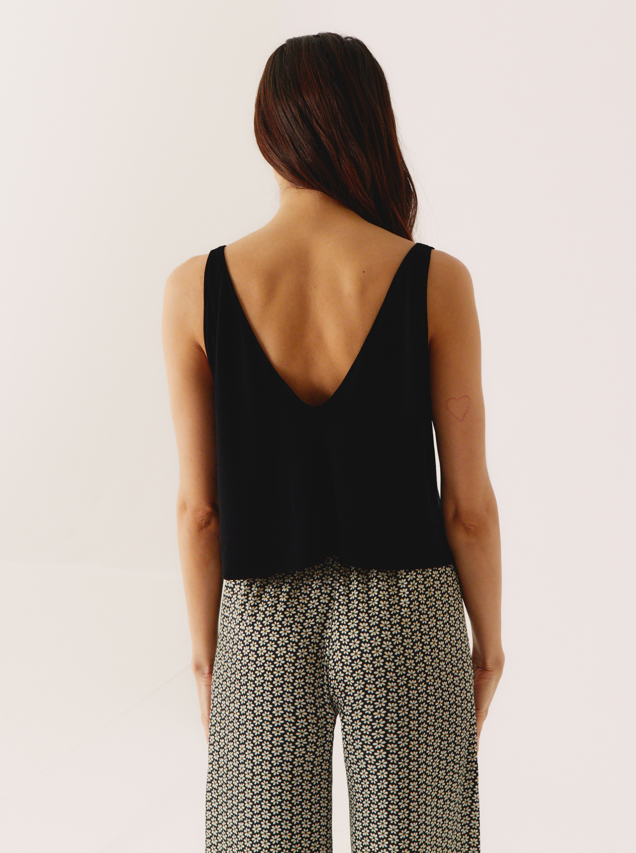 Top Deep Black Straps