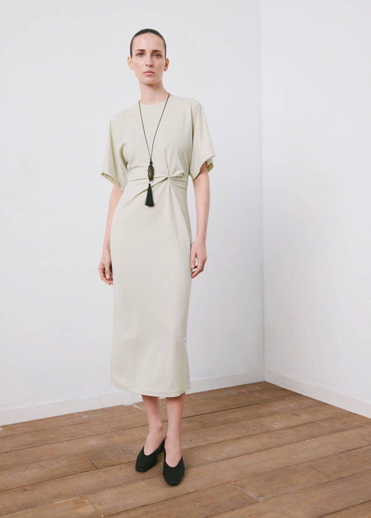 Robe Détails Froncés Sur Les Côtés