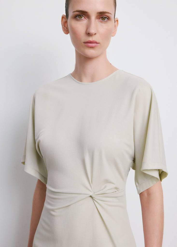 Robe Détails Froncés Sur Les Côtés
