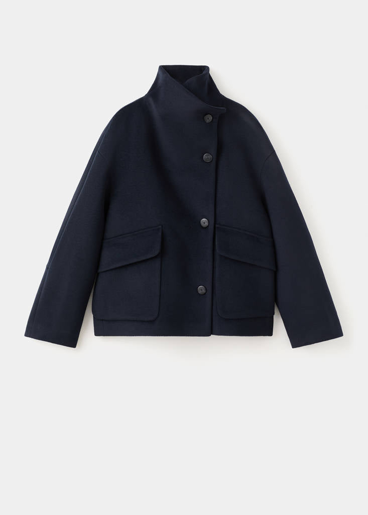 Cappotto in lana con collo alto