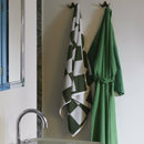 Serviette De Bain À Carreaux Vert Matcha Et Blanc 70x136cm Check - Hay