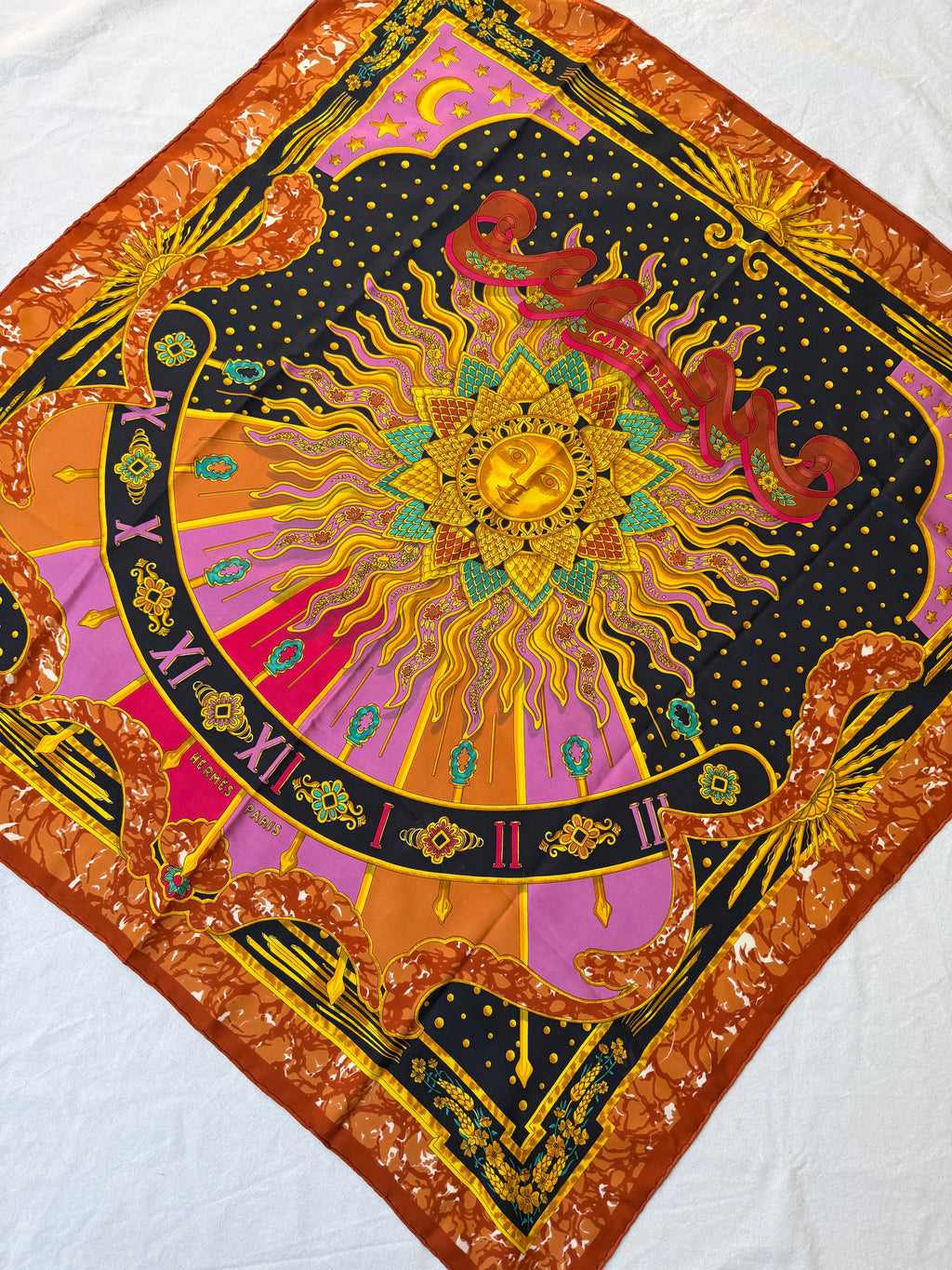 Foulard Hermès – Modèle Carpe Diem