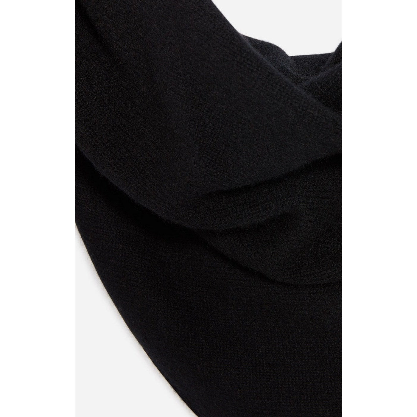 Volcy Scarf - Navy