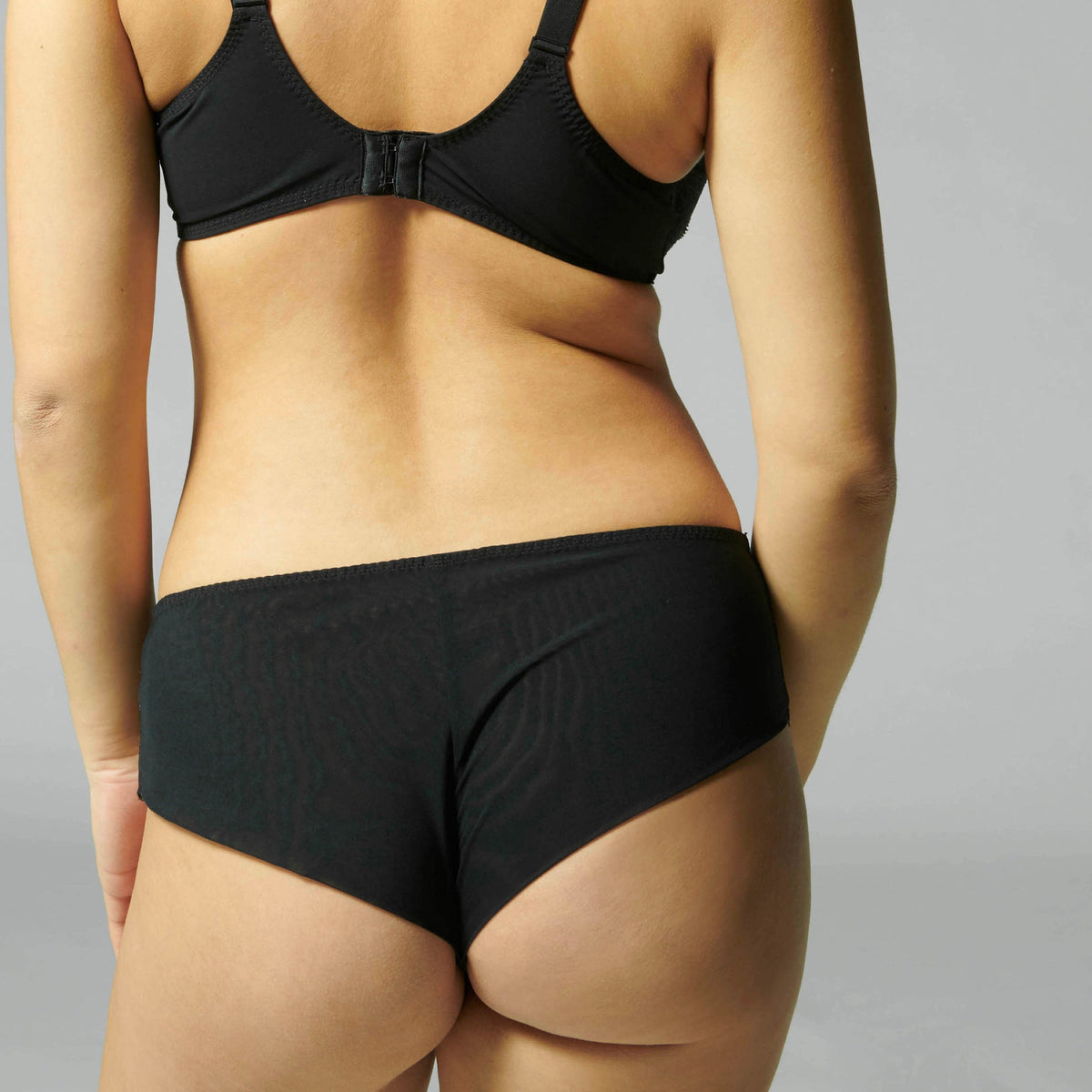 Reve Shortie - Black