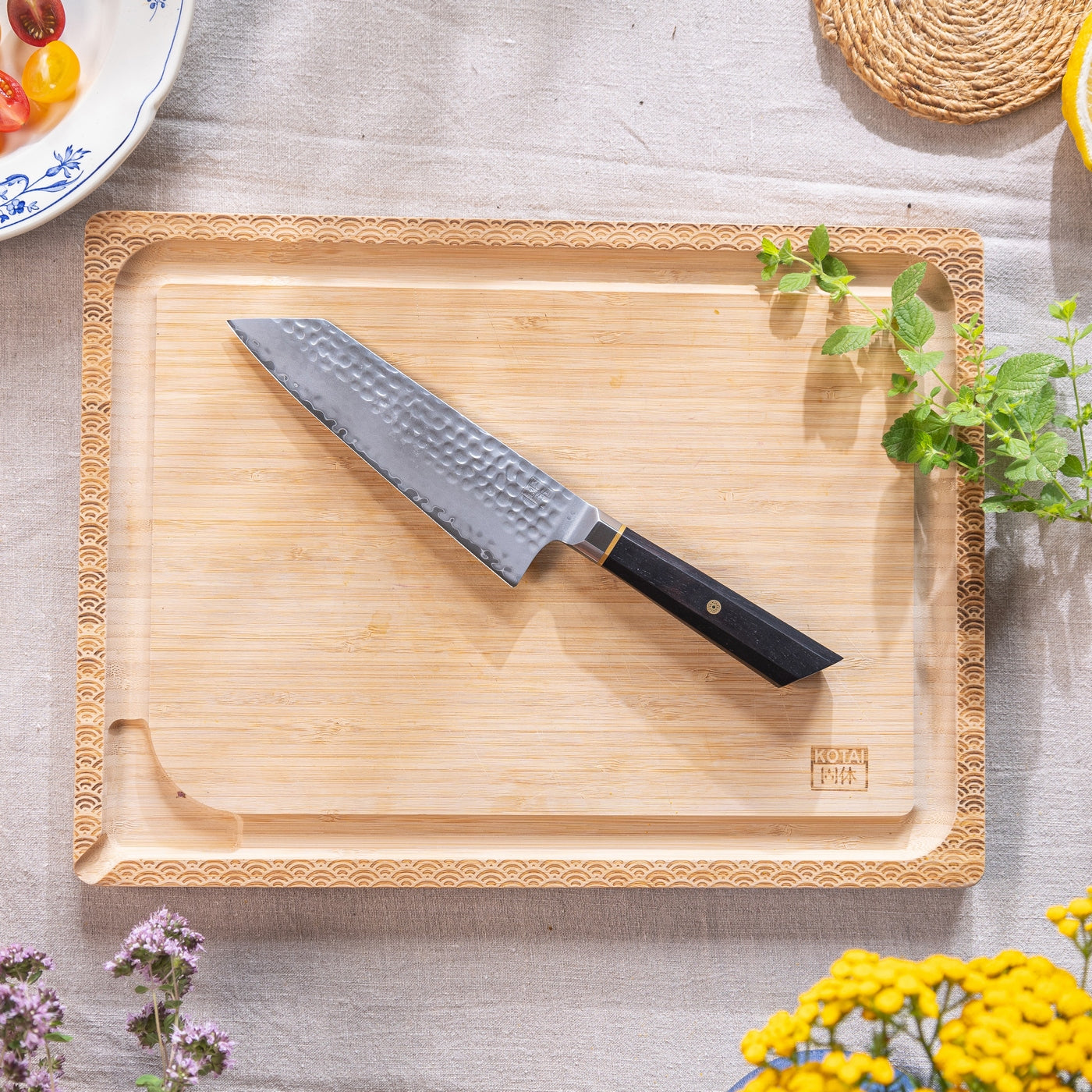 Bunka San-Mai Collection - 4 Piece Basic Set: 2 Knives + 2 Accessories