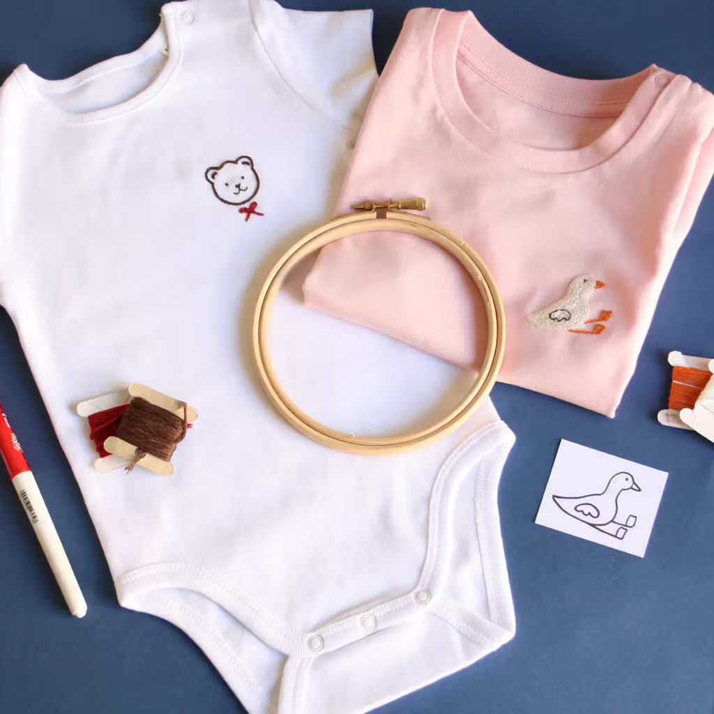 Besticken Sie Ihren Babybody – Paris – 1 Platz
