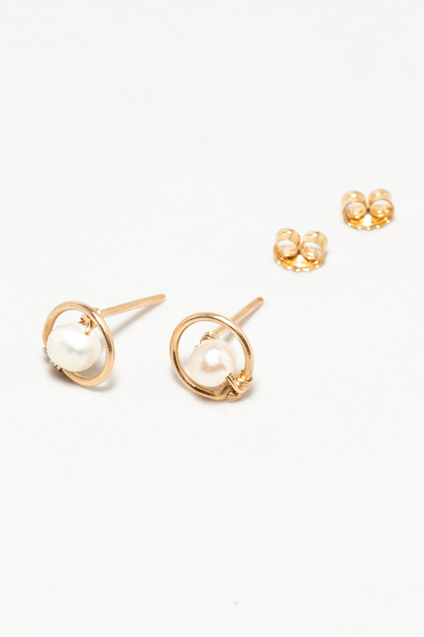 Swan Stud Earrings - Cultured Pearl
