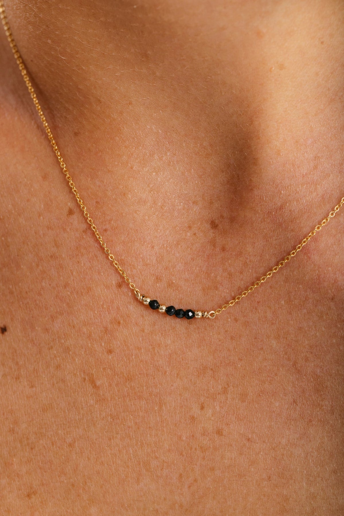 Collier Court Théa - Spinelle