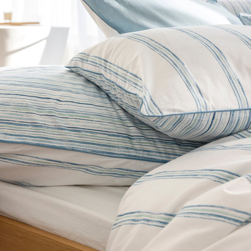 Taie D'Oreiller Lignes Éphémères - Percale De Coton - Bleu Nordique Passepoil Eau De Fonte