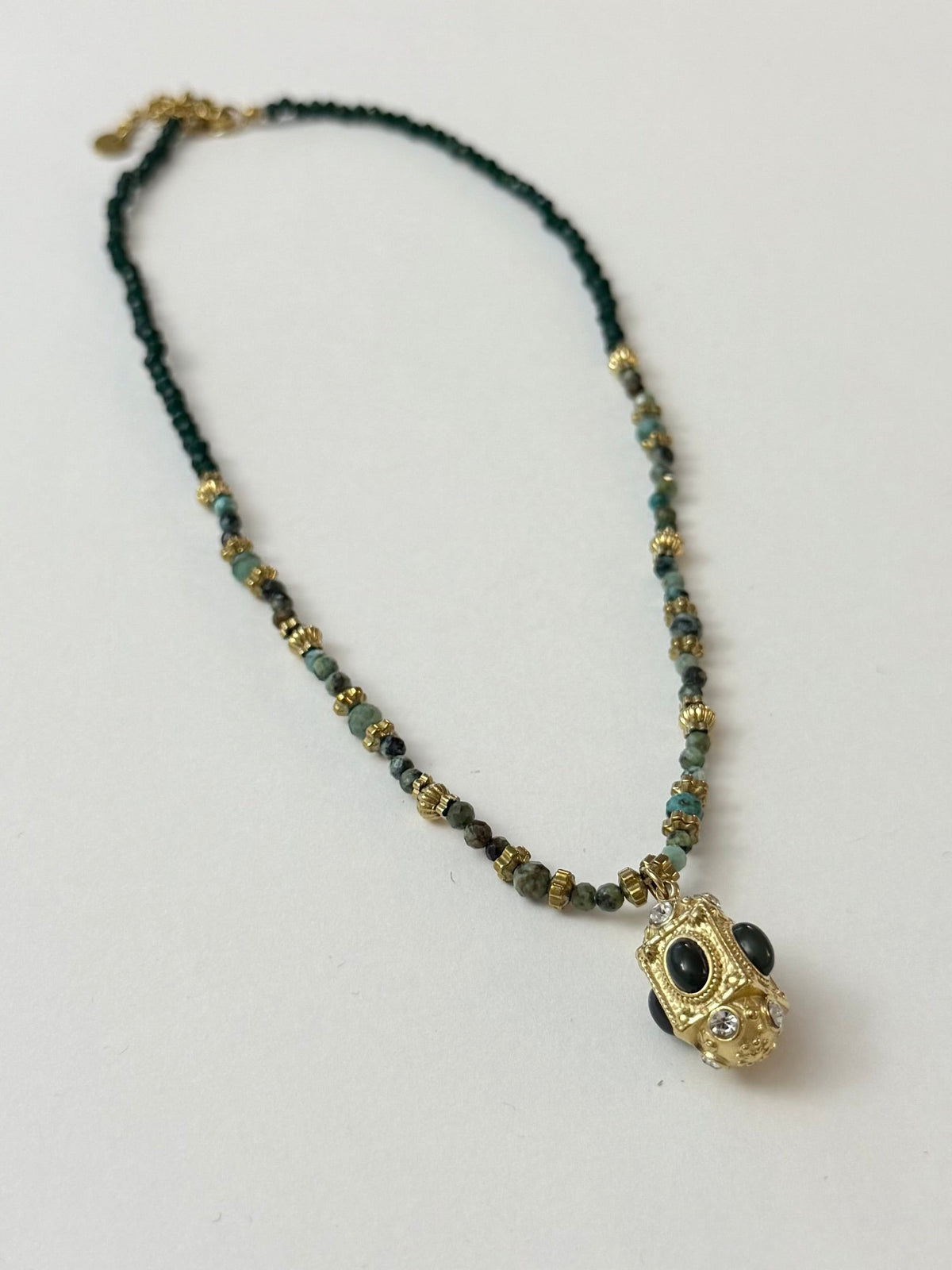 Collier Hena - Pierres Naturelles - Plusieurs Couleurs Disponibles