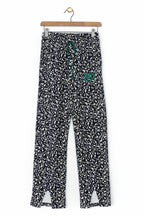 Los pantalones Raquel Leo