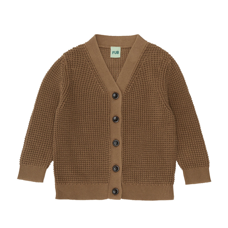 Cárdigan camel de algodón orgánico con cuello de pico, etiqueta GOTS - Selección FUB en amaetc.com, concept store eco amigable para niños
