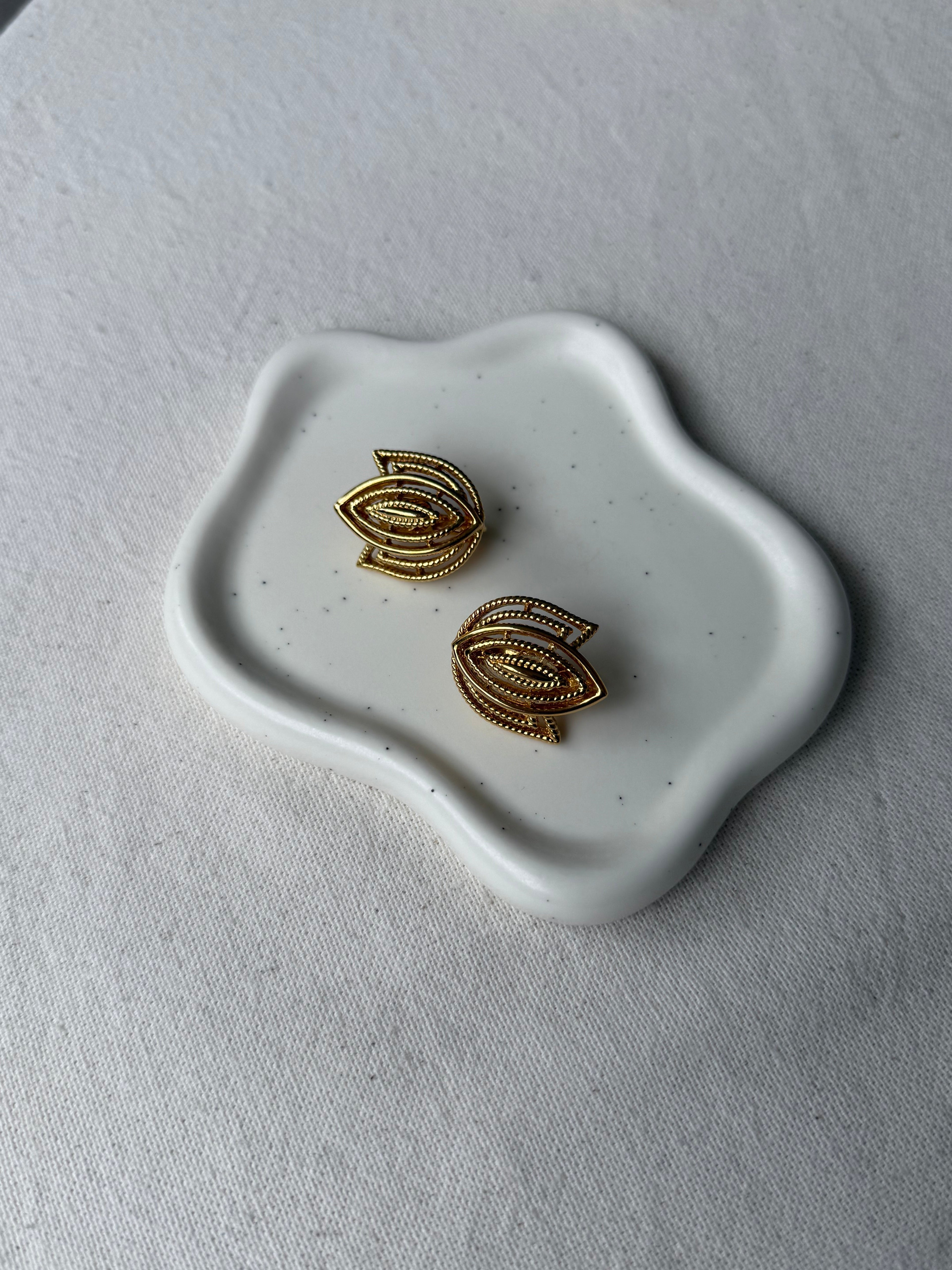 Boucles D'Oreilles Trifari Vintage - Feuillage Doré Ajouré
