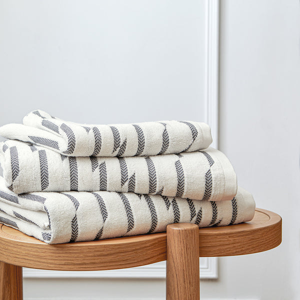 Précis - Bath Towel - White