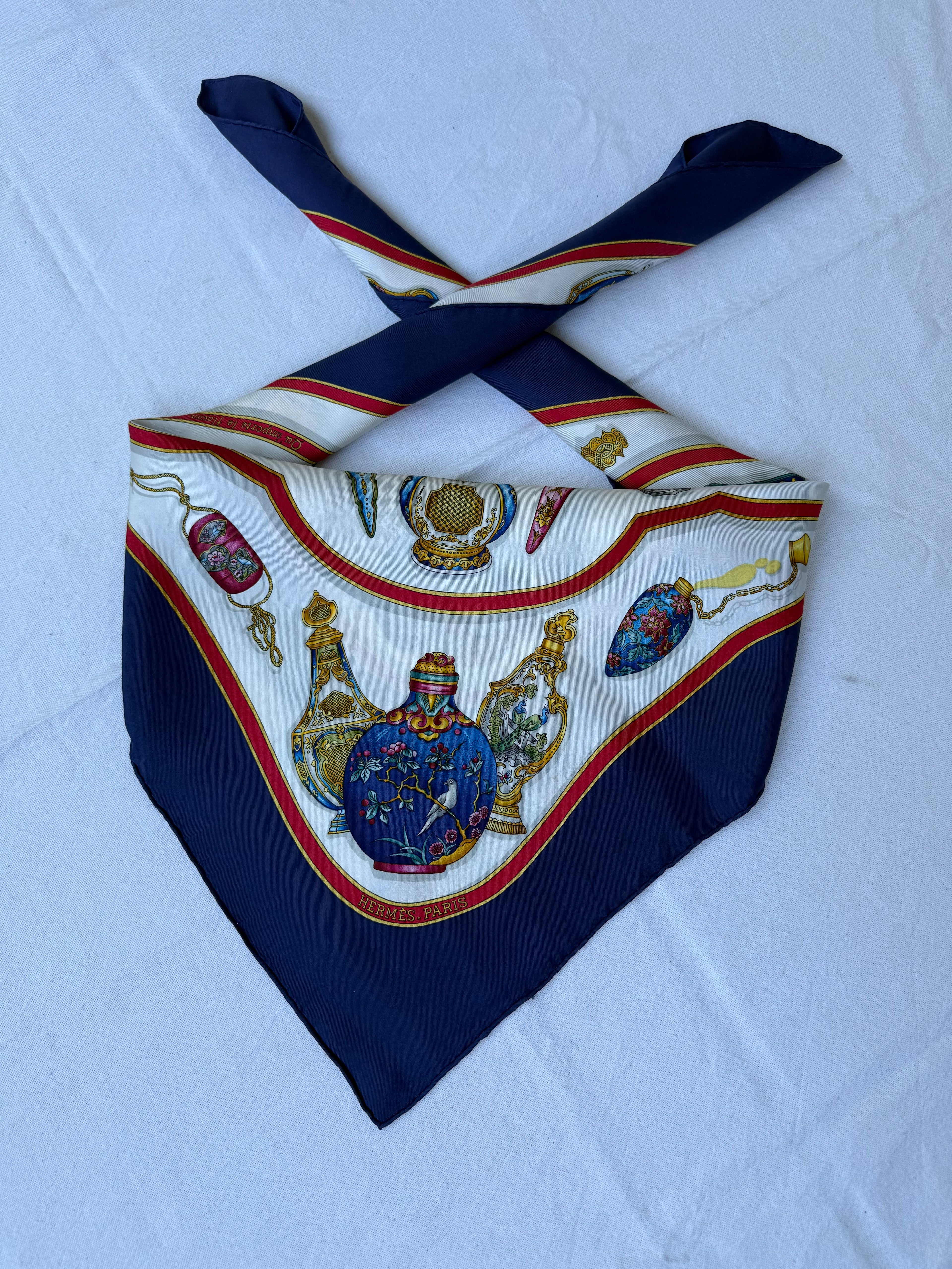 Hermès scarf – Flacons model