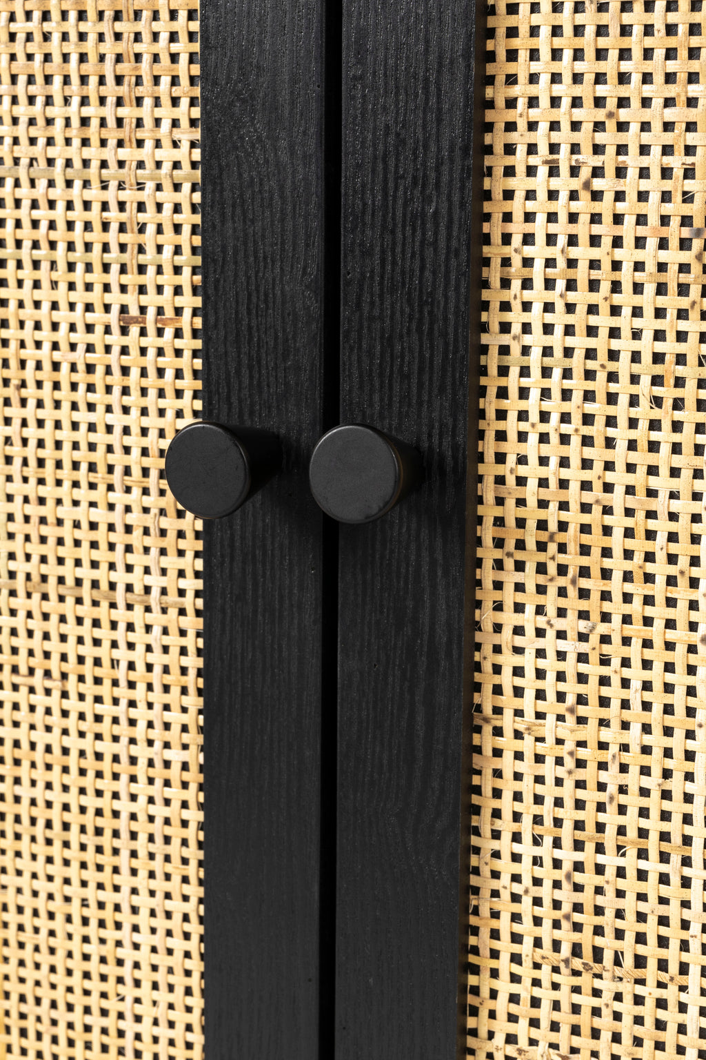 Guuji - Sideboard - Ash veneer - Black