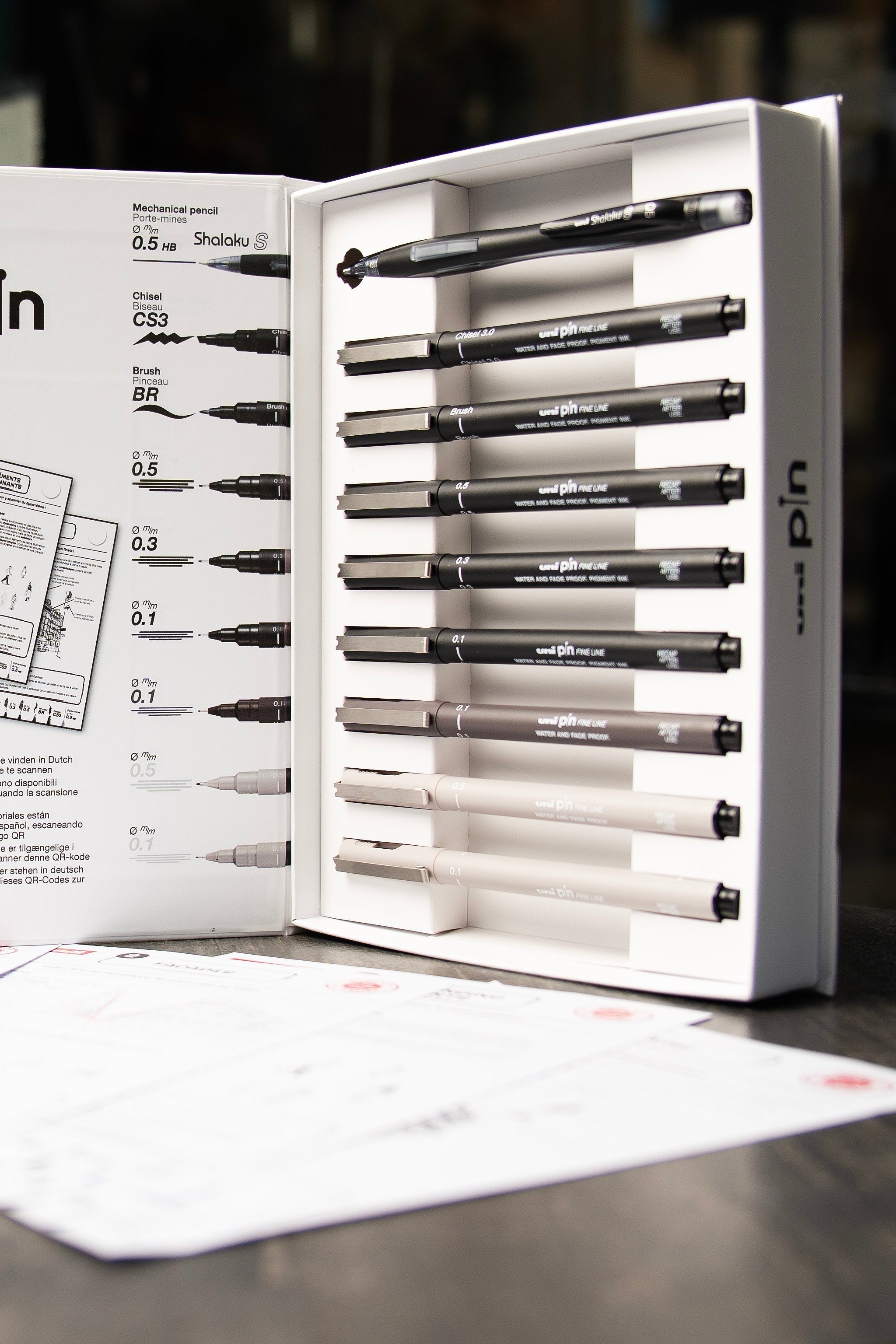 Estuche - Urban Sketching - Uni-Ball