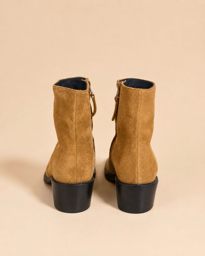 Zoe In Tabacco Suede