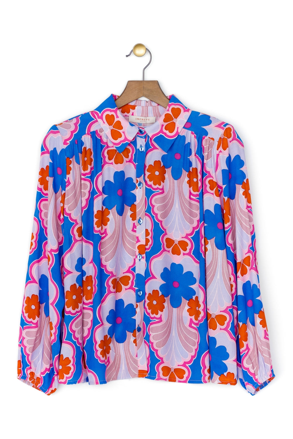 La camisa de flores azules de Jill