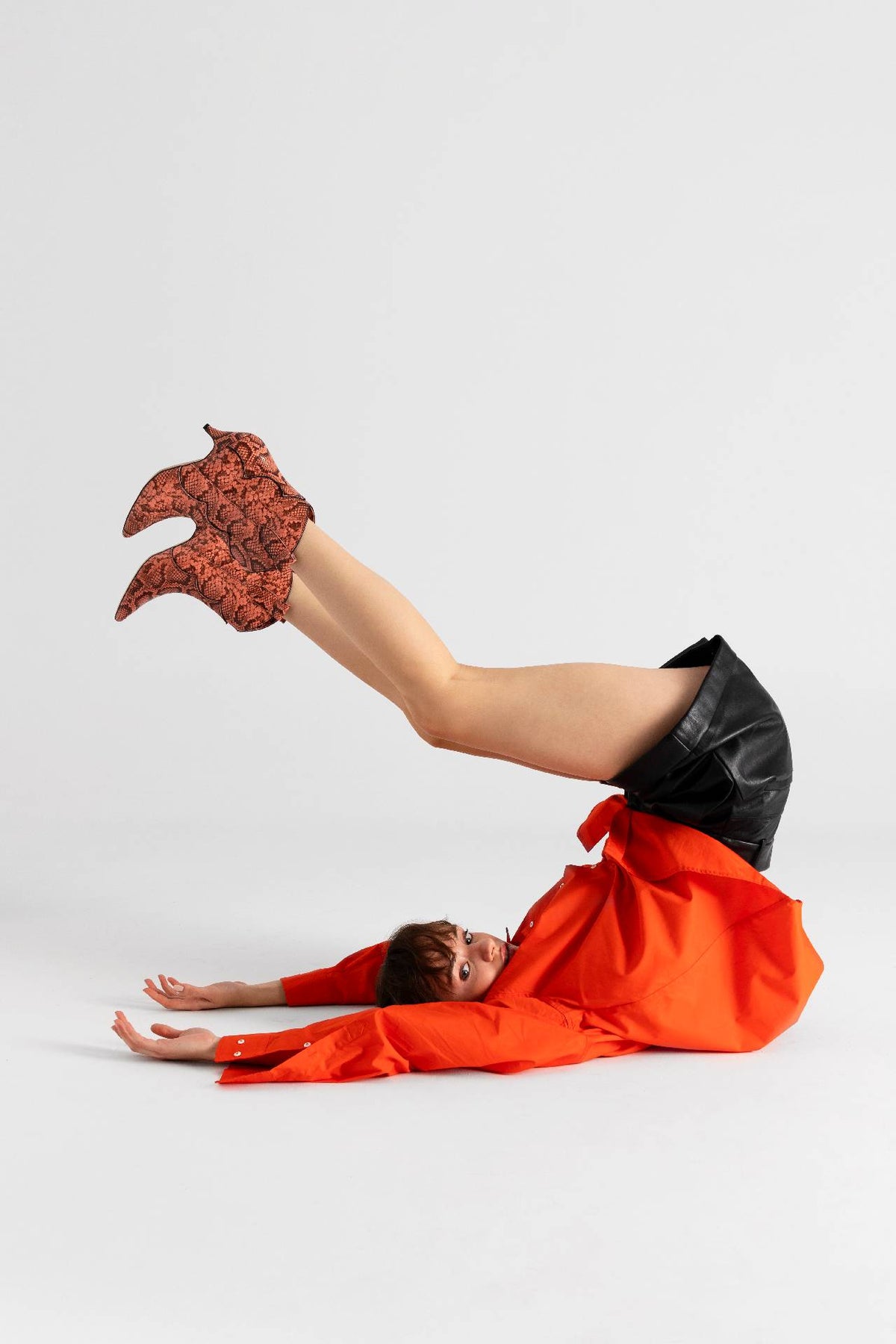 Botines Reach Out More - Naranja Y Negro