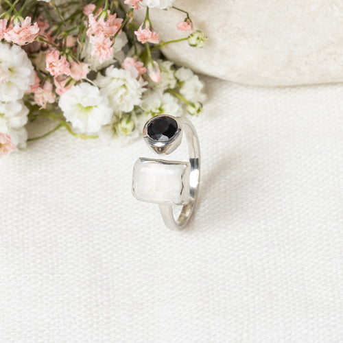 Adjustable Ring "Léane" Moonstone & Black Onyx - Brass