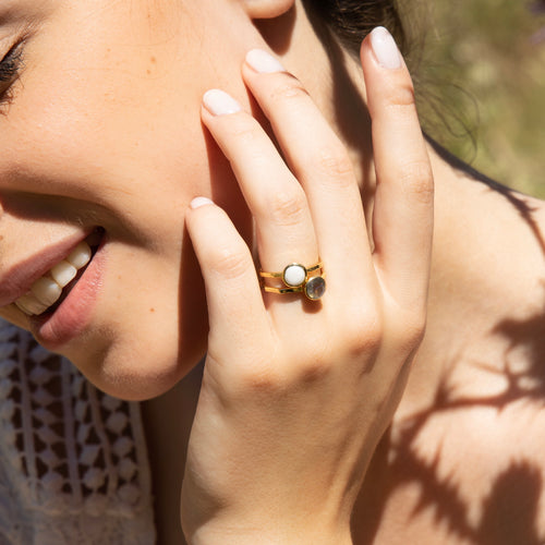 Anillo "Cléa" Ágata blanca, Labradorita - Latón dorado