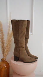 Léane taupe faux suede boots