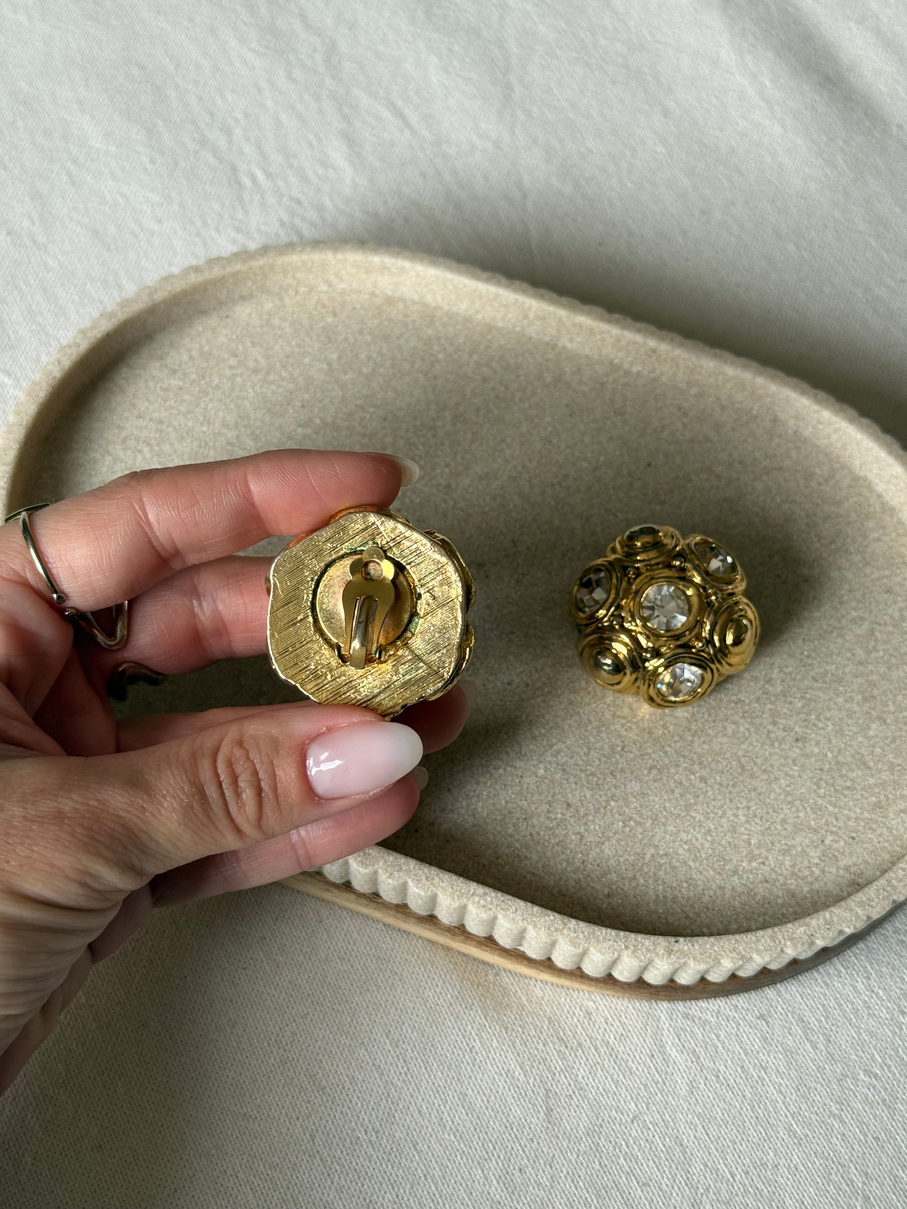 Boucles D’Oreilles Vintage - Résine Dorée Et Strass