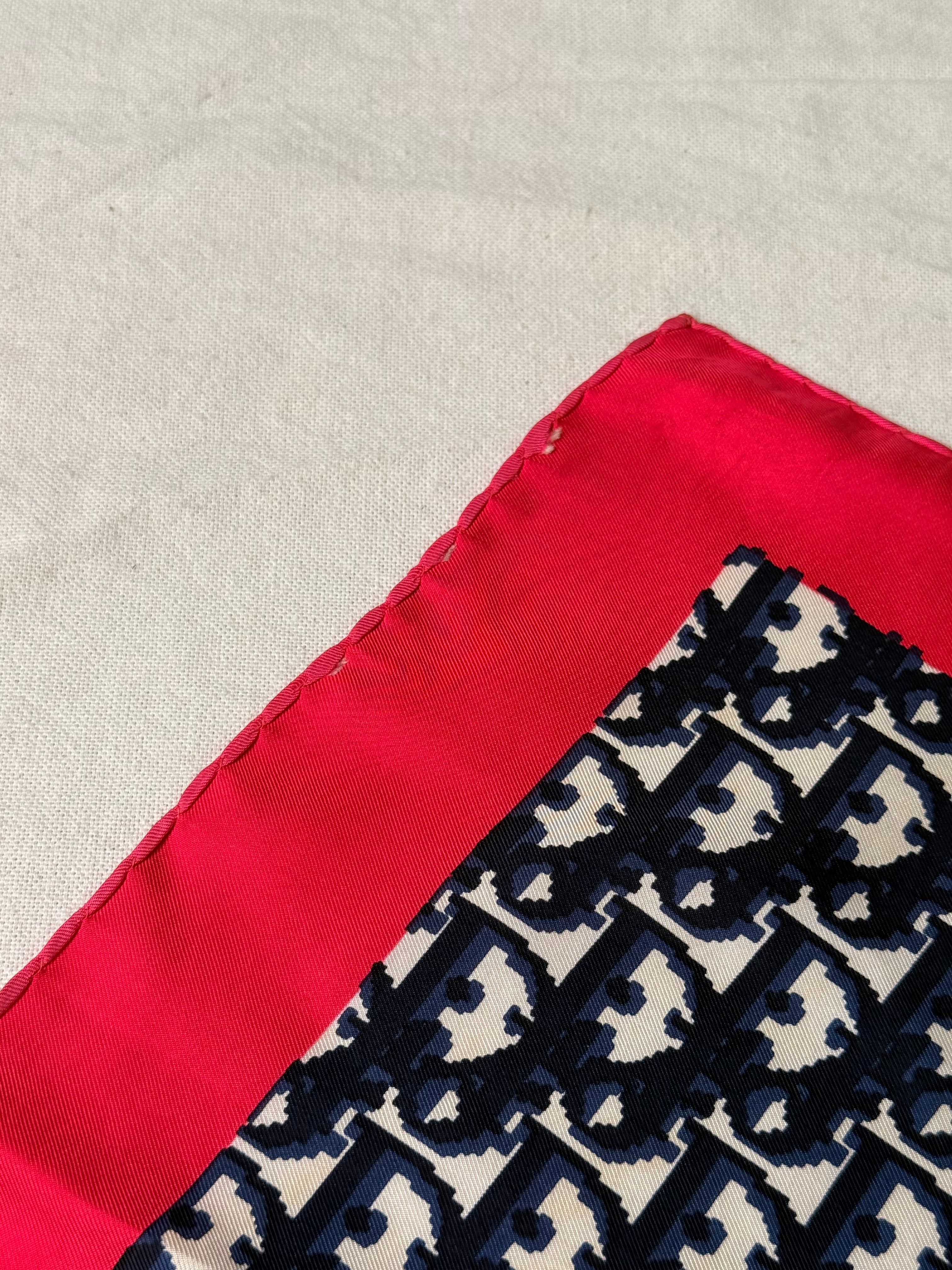 Foulard Christian Dior – Modèle Monogramme Bleu Et Rose