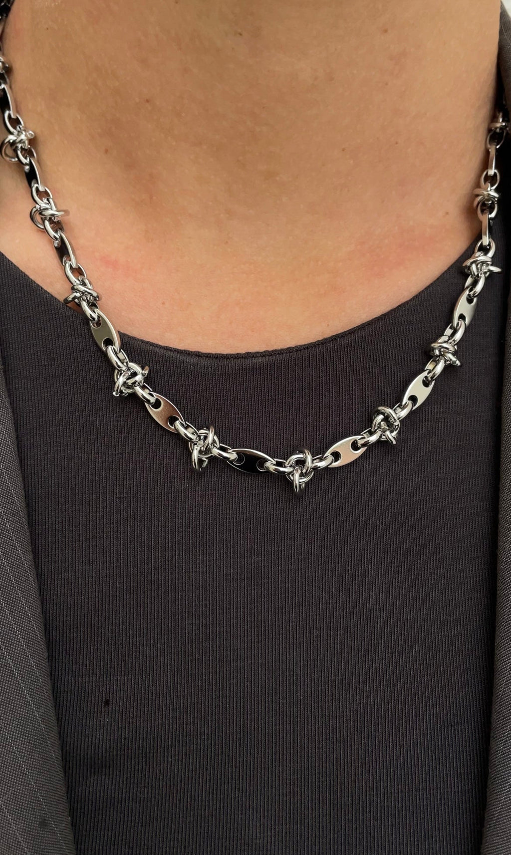 Knot Necklace